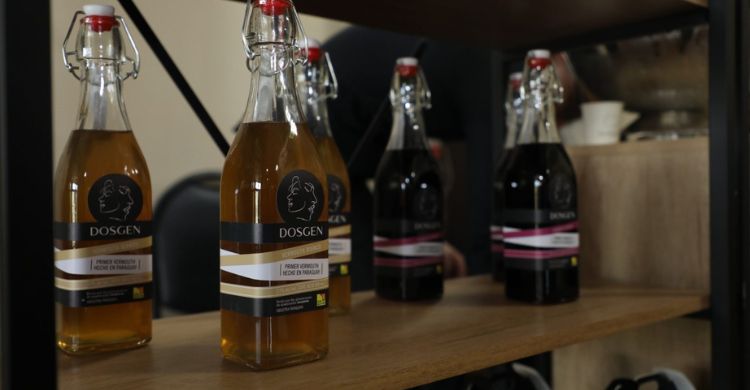 Areguá promociona su primer vermut a base de frutilla